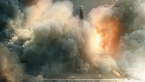 “2025科技风云：新华社深度报道汇编回顾”